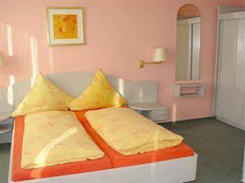 Hotelpension Windfluchter เบอร์เกอเรนเดอ-เรทวิช ภายนอก รูปภาพ